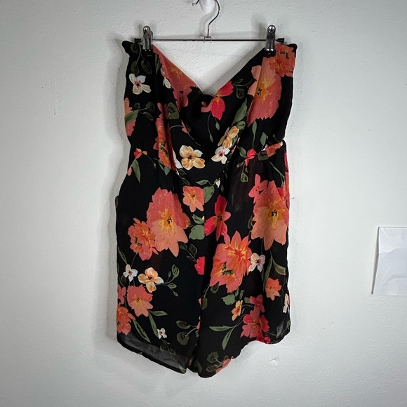 Floral Print Halter Romper - Large - Bright, Vibrant Summer Style - Picture 6 of 12